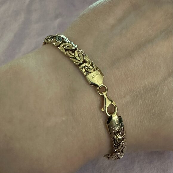 Solid 14Kt Gold Byzantine 7m wide 7 inches long bracelet. - Picture 8 of 9